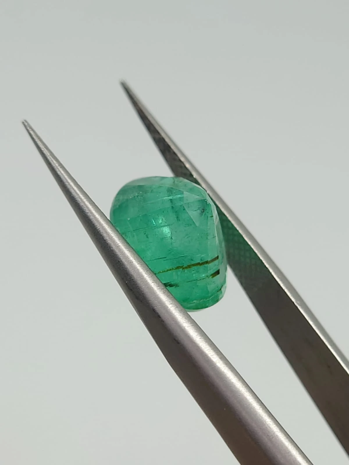 3.72ct Natural Emerald Oval Cut From Panjshir Afghanistan — view 3